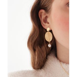 PENDIENTES VICTORIA CRUZ PLATA DE LEY CHAPADA OVAL PERLA BARROCA